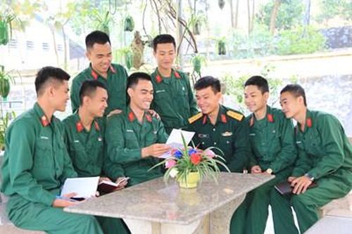 Gác tình riêng lên đường làm nhiệm vụ