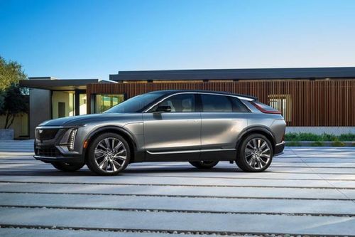 SUV điện Cadillac Lyriq 2022 chỉ hơn 1 tỷ đồng, 'đấu' Tesla Model X