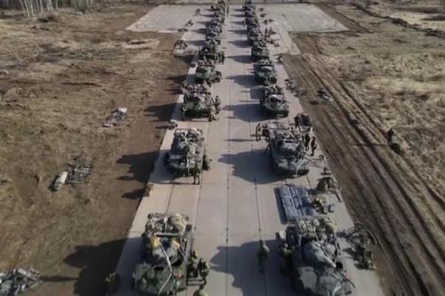 Nga tung video tập trận quân sự rầm rộ ở Crimea với lượng khí tài khổng lồ