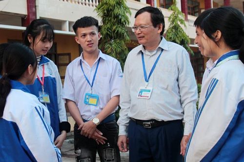 Bắc Giang có thêm 7 thầy, cô được phong tặng danh hiệu Nhà giáo Ưu tú