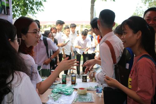 Huế: Hơn 600 học sinh đến từ 18 trường THPT hào hứng trong Ngày hội việc làm