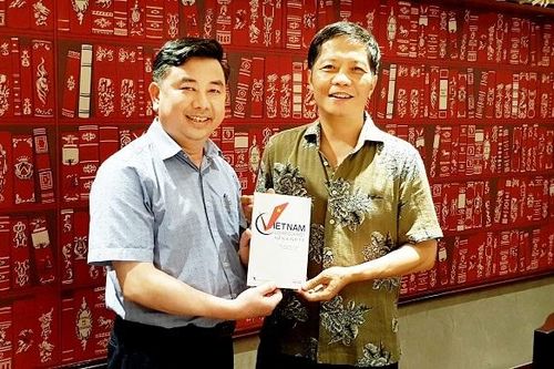 Ra mắt cuốn sách 'Việt Nam, lối rẽ của một nền kinh tế'