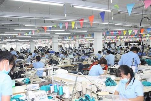 Dệt may 'rủng rỉnh' đơn hàng