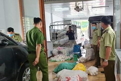 Hãi hùng phát hiện hơn 3 tấn thực phẩm chay không rõ nguồn gốc, xuất xứ