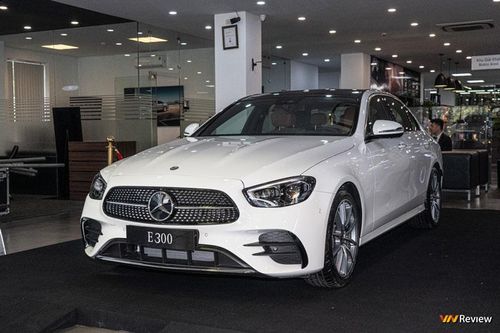 Cận cảnh Mercedes-Benz E 300 AMG: diện mạo mới, giá gần 3 tỷ đồng