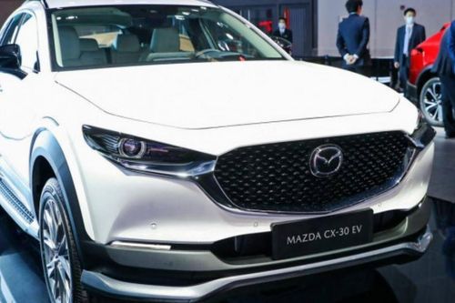 Mazda CX-30 chạy điện hoàn toàn ra mắt, khác gì bản chạy xăng?