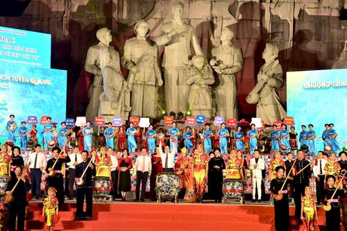 Khai mạc Chương trình Du lịch năm 2021 'Tuyên Quang – Nơi vẻ đẹp hội tụ'