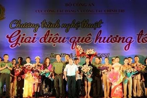 Xúc động chương trình nghệ thuật 'Giai điệu quê hương tôi'