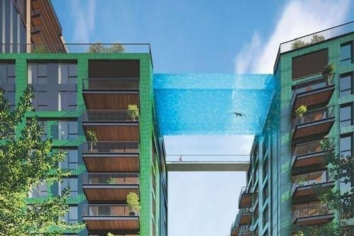 Dựng tóc gáy thử cảm giác mạnh ở hồ bơi lơ lửng trên không