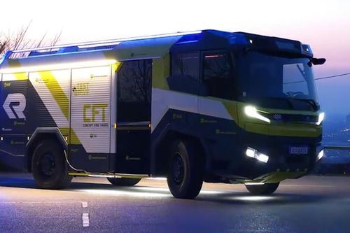 Cận cảnh xe cứu hỏa chạy điện đầu tiên trên thế giới