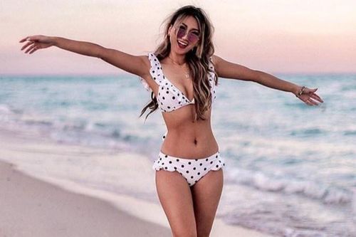 Cô gái thử mua bikini giá 10 USD trên mạng
