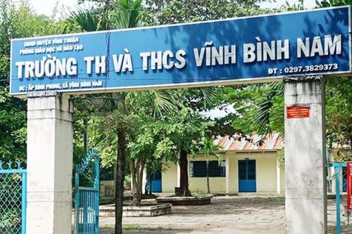 Giáo viên sàm sỡ 2 nữ sinh: Vì sao không kỷ luật hiệu trưởng?