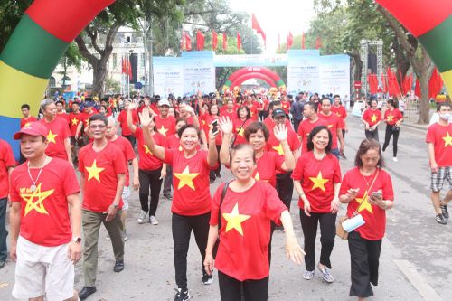Hơn 2.500 vận động viên chạy hưởng ứng Lễ phát động Giải chạy báo Hànôịmới năm 2021