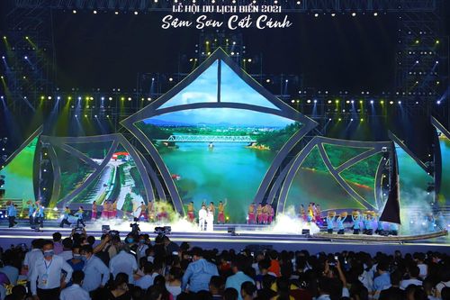 Ấn tượng, độc đáo Lễ hội Du lịch biển năm 2021 'Sầm Sơn cất cánh'