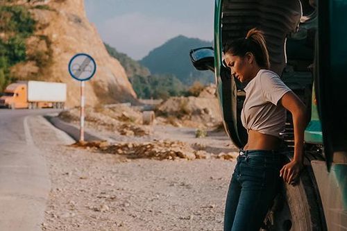 Đạo diễn Hàn dành nhiều lời khen cho H'Hen Niê khi đóng phim hành động '578'