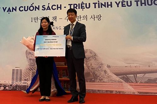 'Một vạn cuốn sách - triệu tình yêu thương'