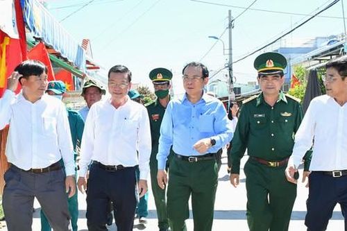 Bí thư Thành ủy TPHCM Nguyễn Văn Nên khảo sát thực tế tại huyện Cần Giờ
