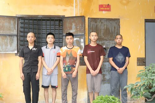 Nhóm thanh niên tổ chức 'tiệc ma túy' tại quán karaoke