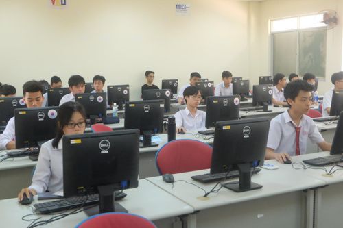 Hơn 300 thí sinh miền Trung - Tây Nguyên dự thi chung kết Olympic Tin học