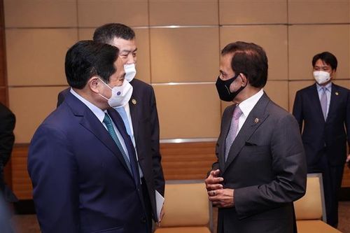 Hình ảnh Thủ tướng Phạm Minh Chính chào xã giao Quốc vương Brunei Haji Hassanal Bolkiah
