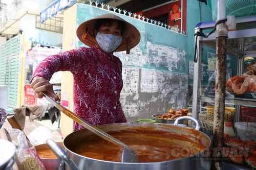 Quán ăn 'mỗi ngày một món', gần 30 năm khách không cần thắc mắc 'hôm nay ăn gì'
