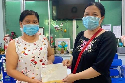 Trao gần 60 triệu đồng cho bé Thiên Long
