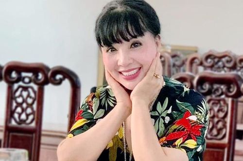 Nhan sắc U60 của NSND Lan Hương 'Em bé Hà Nội'