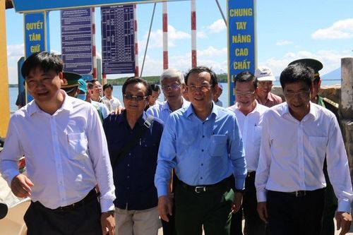 Bí thư Thành ủy Nguyễn Văn Nên thăm xã đảo duy nhất của TP.HCM