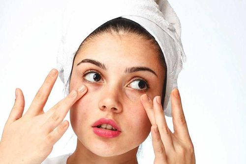 Da khô dùng cách này sẽ hết ngay lập tức