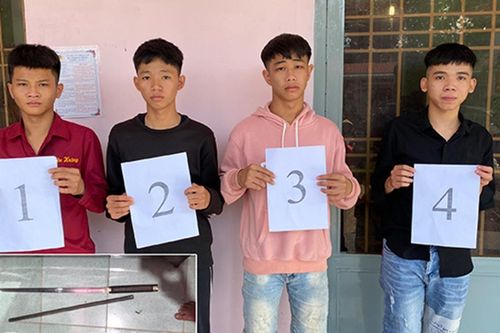 Nhóm thiếu niên tranh giành hát karaoke tại quán ốc, 2 anh em họ bị chém thương vong