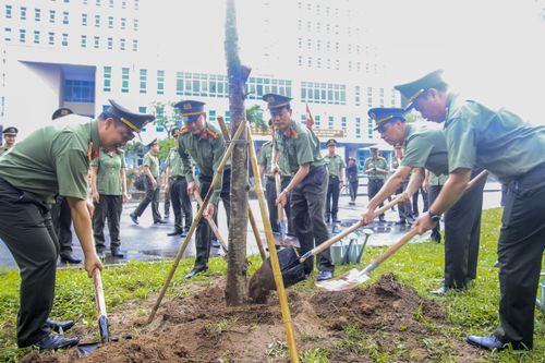 Cụm thi đua số 5 - CATP Hà Nội trồng cây đời đời nhớ ơn Chủ tịch Hồ Chí Minh