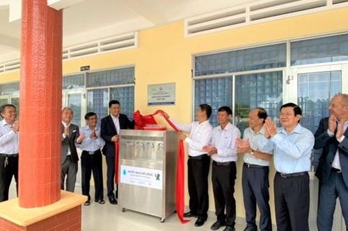 Hỗ trợ hệ thống lọc nước cho 23 trường học tại huyện biên giới tỉnh Long An