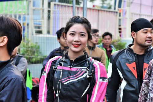 Những cô gái nổi bật trong làng đua xe Việt Nam