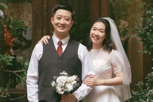 Chàng trung úy nên duyên nhờ nhận nhiệm vụ cấp hộ chiếu