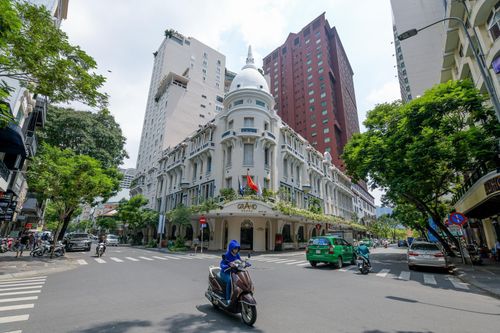 Khách sạn 5 sao giảm đến 65% giá phòng
