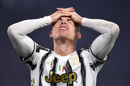 Ronaldo và đồng đội buông chức vô địch Serie A