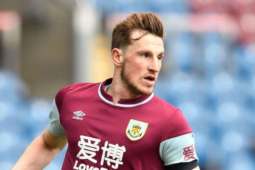 Chris Wood đi vào lịch sử Burnley sau cú hat-trick