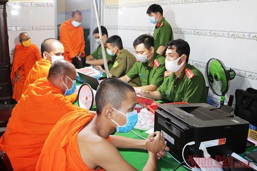 Cấp căn cước công dân cho đồng bào Khmer ở Kiên Giang