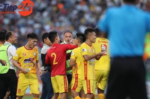 Các 'đàn anh' V-League 'đua nhau' rời Cup Quốc gia