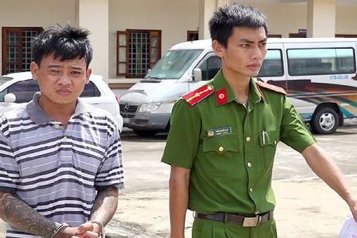 Bắt đối tượng dùng dao khống chế, cướp tài sản trong đêm