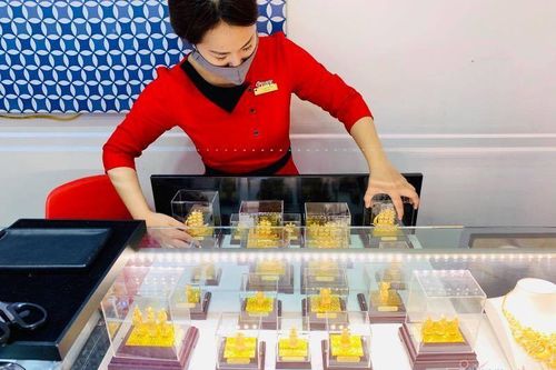 Giá vàng hôm nay 25/4: Đứng im, chờ quyết định quan trọng
