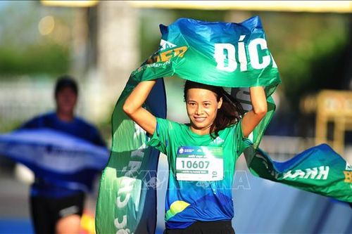 Giải chạy BaDen Mountain Marathon 2021 truyền cảm hứng du lịch 'xanh'