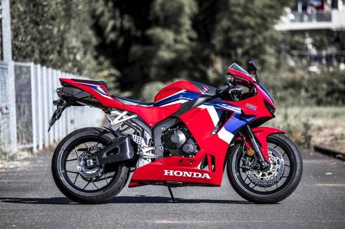 'Soi' Honda CBR600RR 2021 vừa trình làng, giá gần 553 triệu đồng