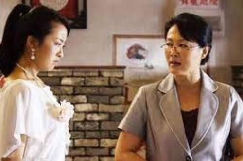 Mẹ chồng bắt trả tiền ăn ở trong 10 năm mới cho tôi ly hôn