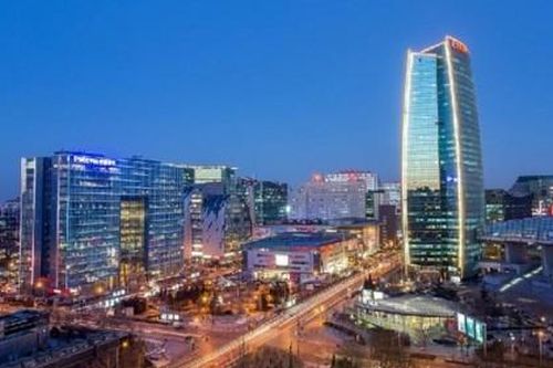 Gần 80% vốn đầu tư nước ngoài đổ vào thương mại dịch vụ của Trung Quốc trong quý I