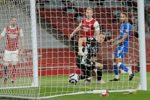 Khi Arsenal chỉ còn là đội bóng tầm trung
