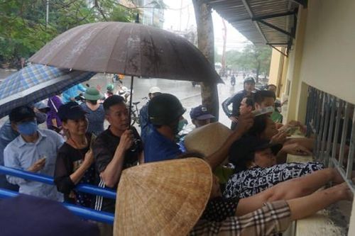 Cơn sốt vé HAGL: Vì yêu mà đến