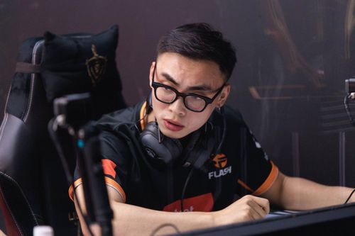Team Flash chật vật tìm đường vào chung kết Liên Quân