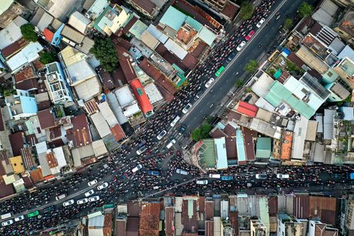 'Tại sao phải mất đến 4 giờ mỗi ngày để đi làm và về nhà?'