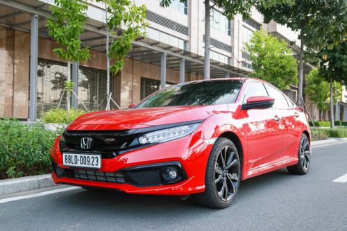 Tôi có nên chọn Honda Civic RS với 1 tỷ đồng?